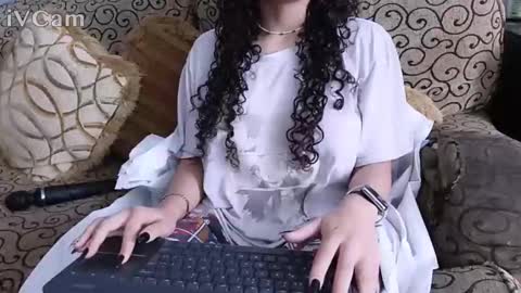 sandi online show from 04-11-26, 02:43
