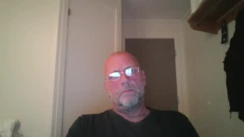 sandnesrune523 online show from 10-20-25, 05:46