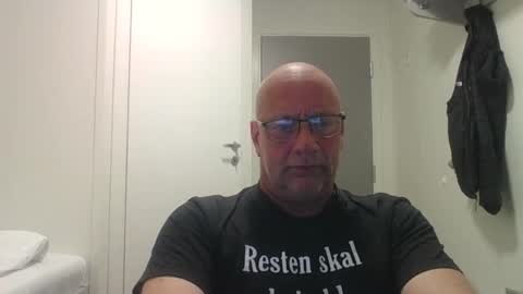 sandnesrune523 online show from 04-14-26, 05:08