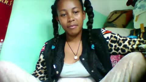 sandra1253099 online show from 09-28-25, 05:51