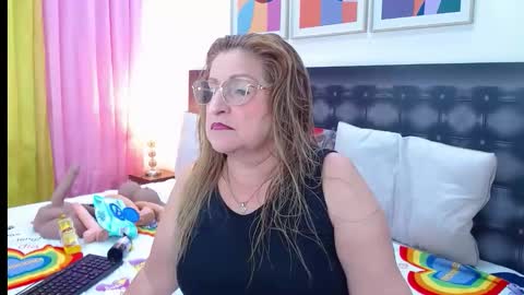 SANDRA online show from 05-11-26, 10:21