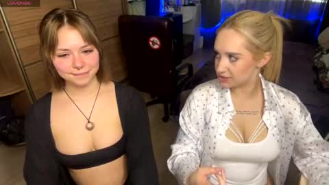 Snapshot of sandra_dimonds chatting on 05-12-26, 01:41 sandra dimonds online show from 05-12-26, 01:41