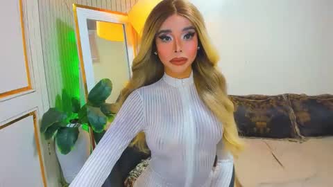 Snapshot of sandra_hornball chatting on 02-18-26, 01:56 Sandra Hornball online show from 02-18-26, 01:56