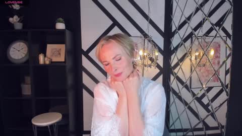 Sandra online show from 02-06-25, 08:50