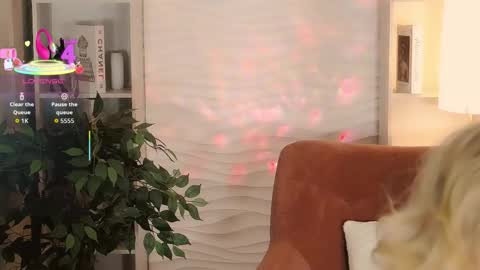 Sandra online show from 09-18-25, 05:53