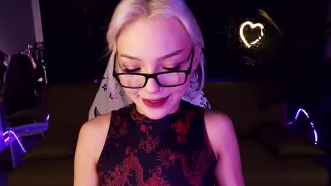 Sandy  online show from 02-23-25, 01:13