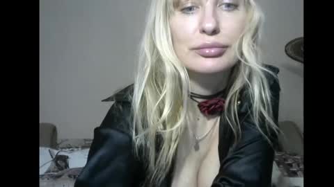 Sandra online show from 03-06-25, 04:28