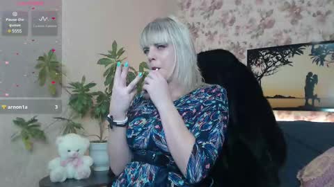 sandrawoolf online show from 12-10-24, 08:49