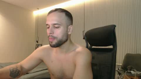 DeAlex online show from 10-21-25, 01:34