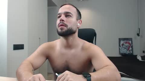 Snapshot of sandro_best chatting on 02-11-26, 09:53 DeAlex online show from 02-11-26, 09:53