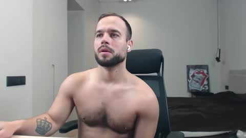 Snapshot of sandro_best chatting on 02-13-26, 12:06 DeAlex online show from 02-13-26, 12:06