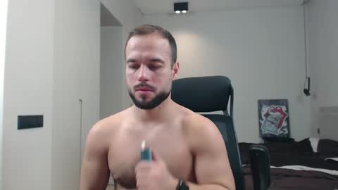 Snapshot of sandro_best chatting on 02-13-26, 08:27 DeAlex online show from 02-13-26, 08:27