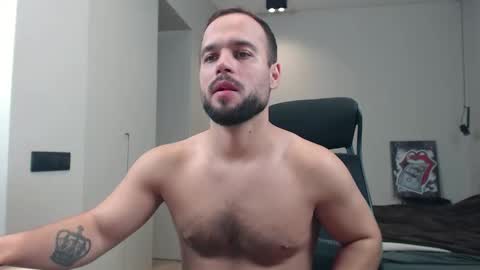 Snapshot of sandro_best chatting on 02-15-26, 01:09 DeAlex online show from 02-15-26, 01:09