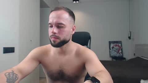 Snapshot of sandro_best chatting on 02-20-26, 09:32 DeAlex online show from 02-20-26, 09:32