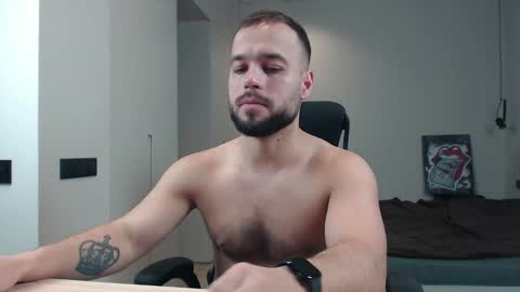 Snapshot of sandro_best chatting on 02-25-26, 09:19 DeAlex online show from 02-25-26, 09:19