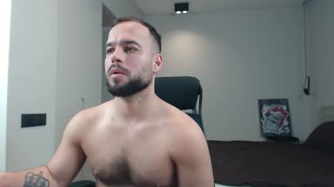 Snapshot of sandro_best chatting on 02-26-26, 12:15 DeAlex online show from 02-26-26, 12:15