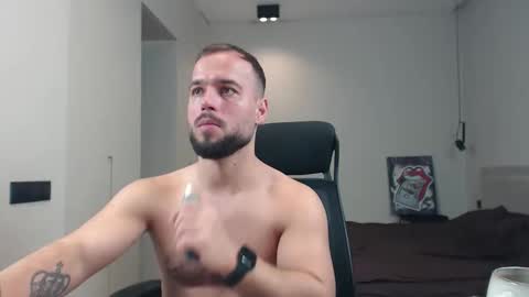 Snapshot of sandro_best chatting on 02-27-26, 12:27 DeAlex online show from 02-27-26, 12:27