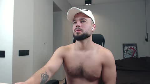 Snapshot of sandro_best chatting on 03-01-26, 02:35 DeAlex online show from 03-01-26, 02:35