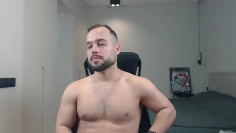 Snapshot of sandro_best chatting on 03-23-26, 10:30 DeAlex online show from 03-23-26, 10:30