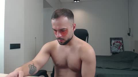 Snapshot of sandro_best chatting on 03-25-26, 09:59 DeAlex online show from 03-25-26, 09:59