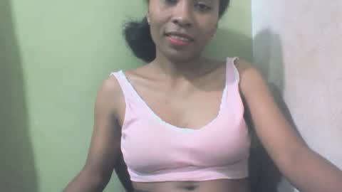Snapshot of sandy735579 chatting on 03-31-26, 05:24 sandy735579 online show from 03-31-26, 05:24
