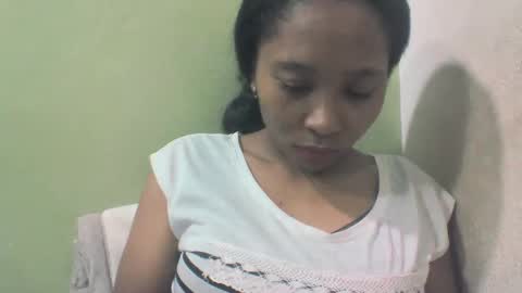 Snapshot of sandy735579 chatting on 04-16-26, 04:08 sandy735579 online show from 04-16-26, 04:08
