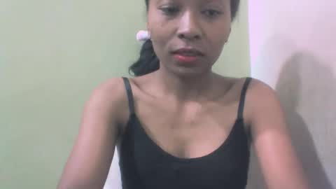 Snapshot of sandy735579 chatting on 04-27-26, 02:31 sandy735579 online show from 04-27-26, 02:31