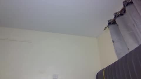 sandy online show from 09-28-25, 01:22