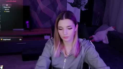 sandy_belle88 online show from 10-28-25, 07:49