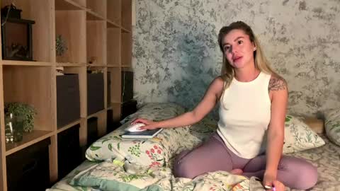 Sandy online show from 04-27-26, 04:49