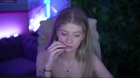 Snapshot of sandylay chatting on 05-15-26, 02:57 Sandy online show from 05-15-26, 02:57