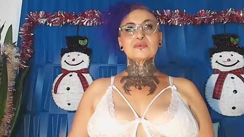 Snapshot of sandyrosee_ chatting on 12-09-24, 11:45 Sandy Rose online show from 12-09-24, 11:45