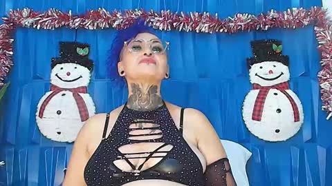 Snapshot of sandyrosee_ chatting on 12-15-24, 01:02 Sandy Rose online show from 12-15-24, 01:02