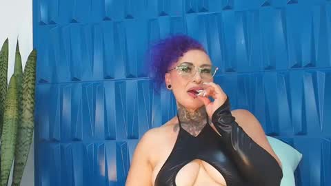 Snapshot of sandyrosee_ chatting on 01-23-25, 06:24 Sandy Rose online show from 01-23-25, 06:24