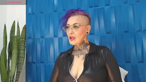 Snapshot of sandyrosee_ chatting on 01-28-25, 05:46 Sandy Rose online show from 01-28-25, 05:46