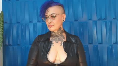 Snapshot of sandyrosee_ chatting on 02-11-25, 06:55 Sandy Rose online show from 02-11-25, 06:55