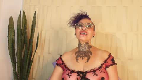 Snapshot of sandyrosee_ chatting on 03-03-25, 10:42 Sandy Rose online show from 03-03-25, 10:42