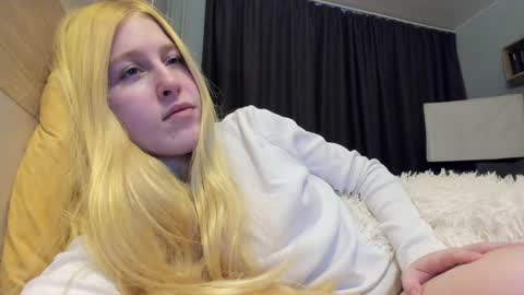 Snapshot of sansarah chatting on 12-20-24, 07:12 Lola online show from 12-20-24, 07:12