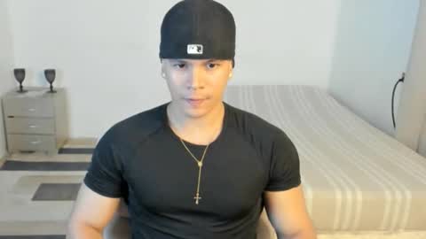 Snapshot of sant_wahlberg chatting on 06-07-26, 01:32 Sant online show from 06-07-26, 01:32