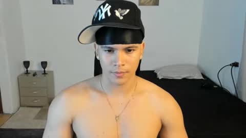 Snapshot of sant_wahlberg chatting on 06-11-26, 02:53 Sant online show from 06-11-26, 02:53
