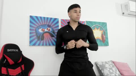 Snapshot of santana_maximo chatting on 05-19-26, 12:22 Maximo Santana online show from 05-19-26, 12:22