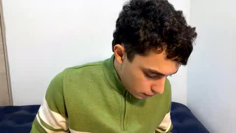 Snapshot of santi36rt chatting on 04-23-26, 02:24 santi36rt online show from 04-23-26, 02:24