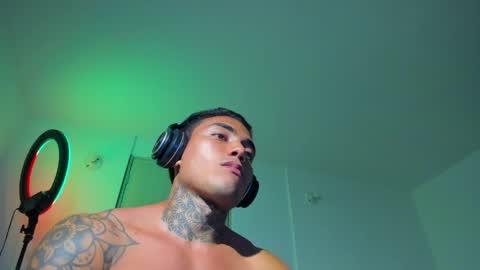 Snapshot of santi__ferrer chatting on 04-26-26, 01:36 Santi Ferrer online show from 04-26-26, 01:36