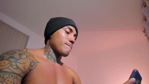 Snapshot of santi__ferrer chatting on 05-19-26, 02:29 Santi Ferrer online show from 05-19-26, 02:29