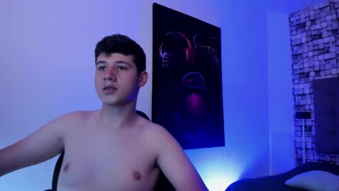 Snapshot of santi_bridge chatting on 10-17-25, 07:49 Santi online show from 10-17-25, 07:49