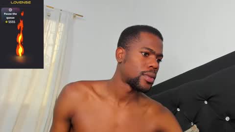 Snapshot of santi_brown1 chatting on 10-11-25, 09:46 Santibrown online show from 10-11-25, 09:46