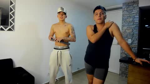 Snapshot of santi_henao chatting on 12-01-24, 11:36 Santiago Henao online show from 12-01-24, 11:36