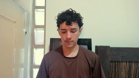 santi_twink19 online show from 10-11-25, 09:13