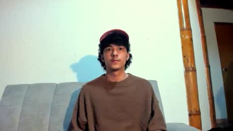 santi_twink19 online show from 04-18-26, 09:02