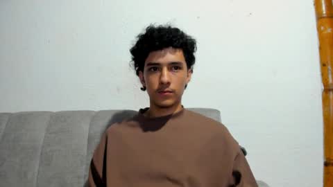 santi_twink19 online show from 06-16-26, 01:08